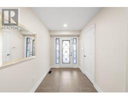 Kitchen - 32 Downy Emerald Drive, Bradford West Gwillimbury, ON L3Z0E8 Photo 4