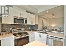 802 200 Burnhamthorpe Road, Mississauga, ON L5A4L4 Photo 5