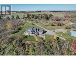 Bedroom - 32439 Walnut Line, Dutton Dunwich, ON N0L1J0 Photo 2