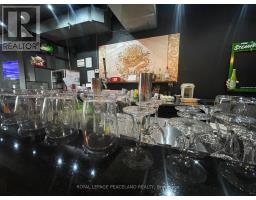 650 College Street, Image 3