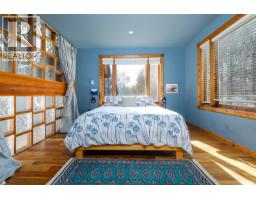 Primary Bedroom - 2075 Thompson Avenue, Rossland, BC V0G1Y0 Photo 5