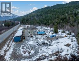 1940 Trans Canada Highway, Sicamous, BC V0E2V0 Photo 3