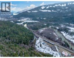 1940 Trans Canada Highway, Sicamous, BC V0E2V0 Photo 4