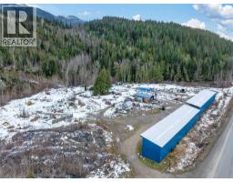 1940 Trans Canada Highway, Sicamous, BC V0E2V0 Photo 5