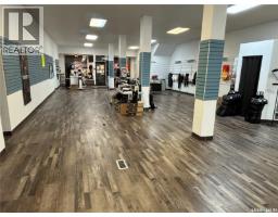 113 115 Main Street, Melfort, SK S0E1A0 Photo 5