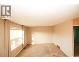 Dining room - 406 Main Street, Climax, SK S0N0N0 Photo 2