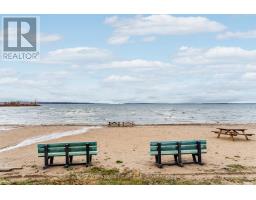 Dining room - 33 Gloucester Grove, Tay, ON L0K1R0 Photo 4