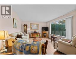 Bedroom - 341 2 Street Se, Salmon Arm, BC V1E4H3 Photo 5