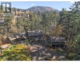 Mud room - 235 Hartland Ave, Saanich, BC V9E1L7 Photo 2