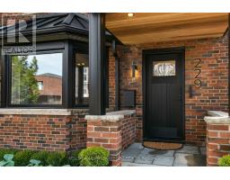 229 Manor Road E, Image 3