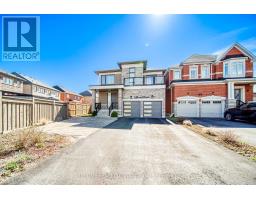 Living room - 7 Proud Court, Aurora, ON L4G7B7 Photo 2