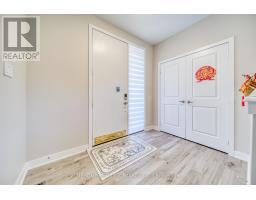 Kitchen - 7 Proud Court, Aurora, ON L4G7B7 Photo 3