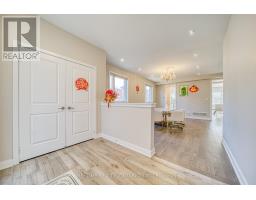 Eating area - 7 Proud Court, Aurora, ON L4G7B7 Photo 4