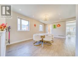 Primary Bedroom - 7 Proud Court, Aurora, ON L4G7B7 Photo 5