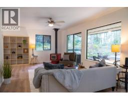 Bedroom - 37150 Schooner Way, Pender Island, BC V0N2M2 Photo 5