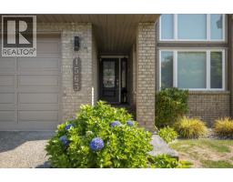 1563 Wintergreen Place, Coquitlam, BC V3E2V5 Photo 2