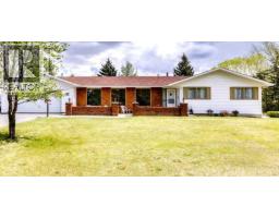 Dining room - 26 Lake Ere Estates, Chestermere, AB T1X0M6 Photo 3
