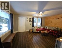 Foyer - 5640 Westgate Road Nw, Chetwynd, BC V0C1J0 Photo 4