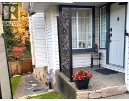 1935 Westview Drive, North Vancouver, BC V7M3B1 Photo 2