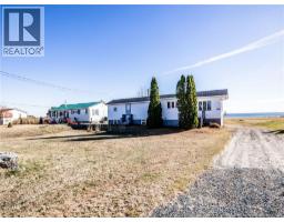 Bedroom - 3080 Route 117, Pointesapin, NB E9A1T3 Photo 2