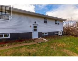 Bath (# pieces 1-6) - 882 Tremont Mountain Road, Greenwood, NS B0P1R0 Photo 4