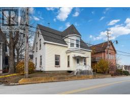 499 Main Street, Mahone Bay, NS B0J2E0 Photo 2