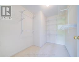 Kitchen - 3 Burndenford Crescent, Markham, ON L3P7S1 Photo 5