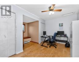 Games room - 4 Dunlop Street, Penetanguishene, ON L9M1J2 Photo 2