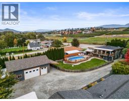 Bedroom - 3588 Spiers Road, Kelowna, BC V1W4A8 Photo 2