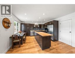 Kitchen - 3588 Spiers Road, Kelowna, BC V1W4A8 Photo 5