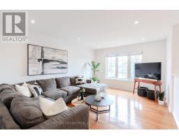 Kitchen - 7 Veseli Court, Bradford West Gwillimbury, ON L3Z3C3 Photo 2