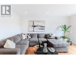 Dining room - 7 Veseli Court, Bradford West Gwillimbury, ON L3Z3C3 Photo 3