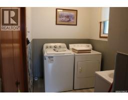 Laundry room - 815 Willow Street, Moosomin, SK S0G3N0 Photo 4
