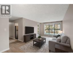 Living room - 209 3460 Quadra St, Victoria, BC V8X1G6 Photo 2