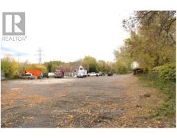 8815 Sheppard Avenue, Image 3