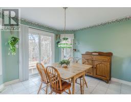 Bedroom 3 - 465 Ferndale Drive N, Barrie, ON L4N7X7 Photo 4