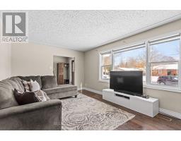 Bedroom 2 - 6 Gretna Green, London North, ON N6G1X1 Photo 5