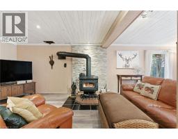 Primary Bedroom - 5600 Cedar Springs Road, Burlington, ON L7P0B9 Photo 5