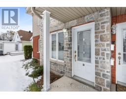 Dining room - 132 D Higginson Street, Hawkesbury, ON K6A1A1 Photo 3