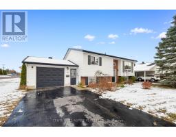 Bedroom 2 - 15 Dutch Drive, Petawawa, ON K8H3M2 Photo 2