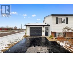 Living room - 15 Dutch Drive, Petawawa, ON K8H3M2 Photo 3