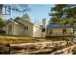 Kitchen - 21 Tinkers Rd, Nestor Falls, ON P0X1K0 Photo 3