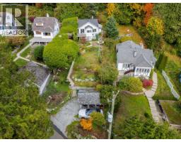 3245 Travers Avenue, West Vancouver, BC V7V1G5 Photo 2