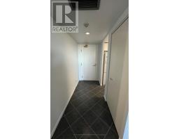 714 11 Thorncliffe Pk Drive, Image 2