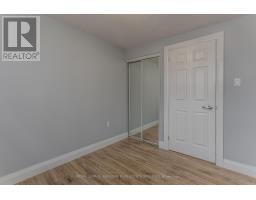 Kitchen - 30 Graywood Road, Hamilton, ON L9C6K4 Photo 2