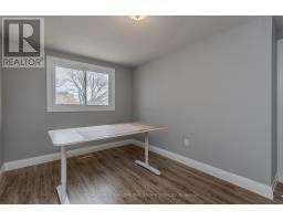 Primary Bedroom - 30 Graywood Road, Hamilton, ON L9C6K4 Photo 3