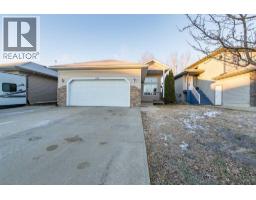 Bedroom - 150 Pinnacle Avenue, Grande Prairie, AB T8W2Z3 Photo 5
