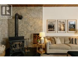 Full bathroom - 420 Mugford Court, Kelowna, BC V1X5N4 Photo 3