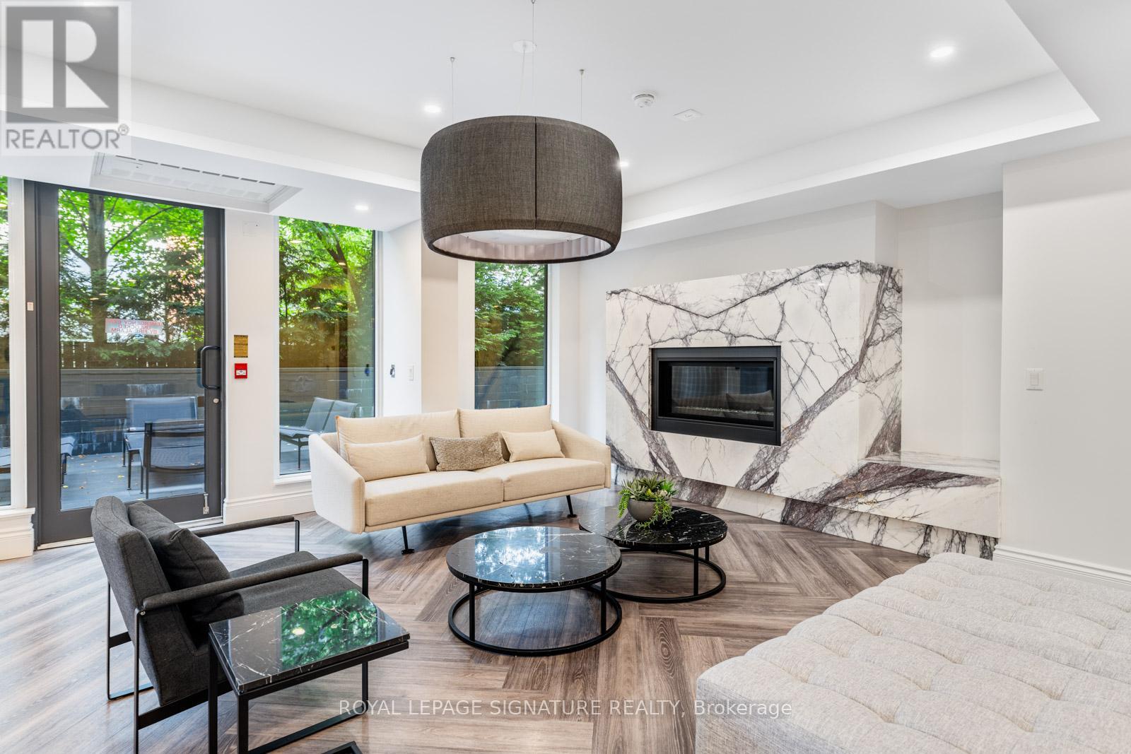 503 128 Pears Avenue