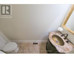 Dining room - 137 Marsi Road, Richmond Hill, ON L4C5R3 Photo 4